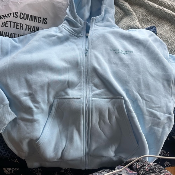 BRAND NEW Comfrt Zip-Up Hoodie, Baby Blue!! - Picture 2 of 7